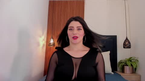 Snapshot of sara_stone17 chatting on 12.09.24  -  online show from 12.09.24