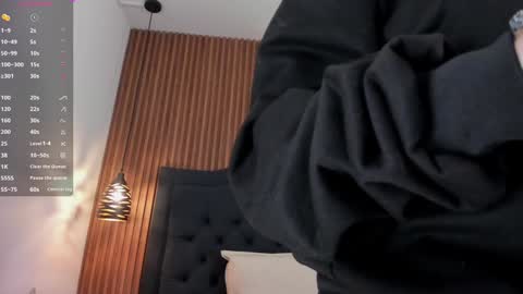 Snapshot of sara_stone17 chatting on 12.28.24  -  online show from 12.28.24