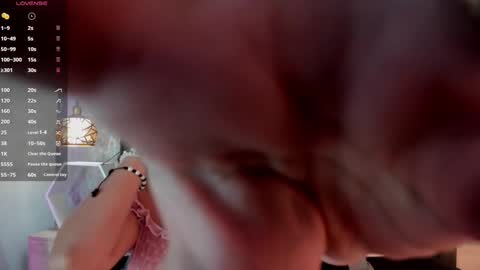 Snapshot of sara_stone17 chatting on 01.20.25  -  online show from 01.20.25