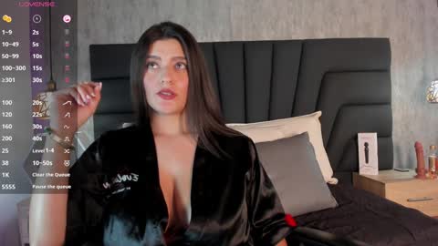 Snapshot of sara_stone17 chatting on 01.27.25  -  online show from 01.27.25