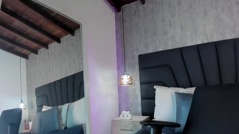 Snapshot of sara_stone17 chatting on 01.29.25  -  online show from 01.29.25