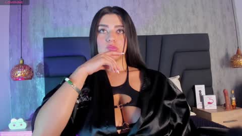 Snapshot of sara_stone17 chatting on 02.04.25  -  online show from 02.04.25