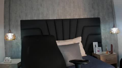 Snapshot of sara_stone17 chatting on 02.14.25  -  online show from 02.14.25