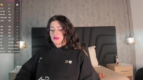 Snapshot of sara_stone17 chatting on 02.17.25  -  online show from 02.17.25