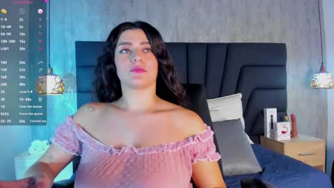 Snapshot of sara_stone17 chatting on 02.20.25  -  online show from 02.20.25