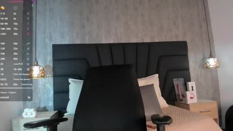 Snapshot of sara_stone17 chatting on 02.21.25  -  online show from 02.21.25