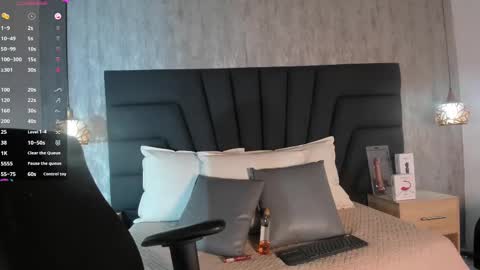 Snapshot of sara_stone17 chatting on 02.21.25  -  online show from 02.21.25