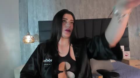 Snapshot of sara_stone17 chatting on 02.24.25  -  online show from 02.24.25