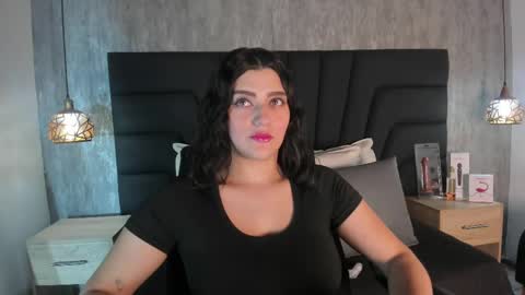 Snapshot of sara_stone17 chatting on 02.25.25  -  online show from 02.25.25