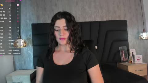 Snapshot of sara_stone17 chatting on 02.25.25  -  online show from 02.25.25
