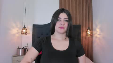 Snapshot of sara_stone17 chatting on 09.16.25  -  online show from 09.16.25