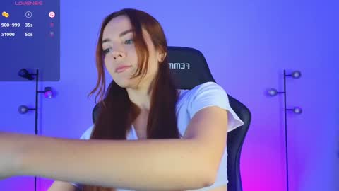 Snapshot of sarah_swtt chatting on 01.19.25 - next broadcast 28 nov 7 pm Col online show from 01.19.25