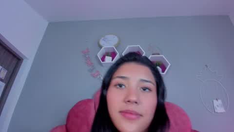 Snapshot of sarahevans__ chatting on 01.10.25 Sarah Evans online show from 01.10.25