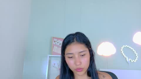 Snapshot of sarahevans__ chatting on 11.07.25 Sarah Evans online show from 11.07.25