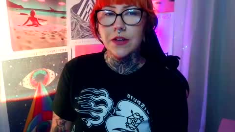 Snapshot of saraht666 chatting on 10.04.25 Sarah T online show from 10.04.25