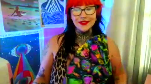 Snapshot of saraht666 chatting on 10.22.25 Sarah T online show from 10.22.25