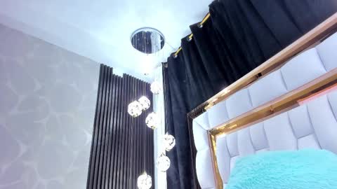 Snapshot of sarayroyse chatting on 09.29.25 Saray online show from 09.29.25