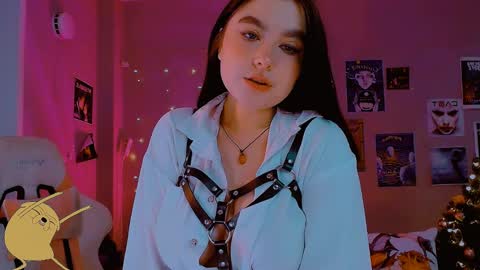 Snapshot of sashasoyyyy chatting on 03.05.25 Sashasoy online show from 03.05.25