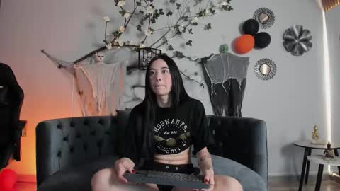 SASHA  online show from 10.13.25