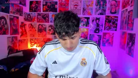 Snapshot of saturn_boy_ chatting on 11.01.25 Saturn online show from 11.01.25