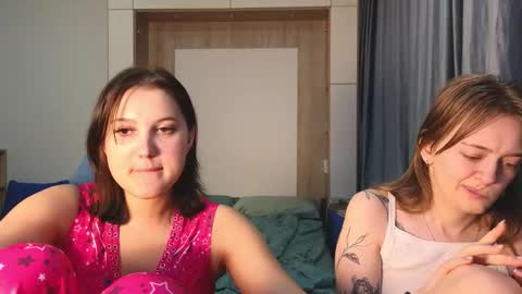 Snapshot of sav_anna chatting on 10.27.25 LUNA and ANNA    online show from 10.27.25