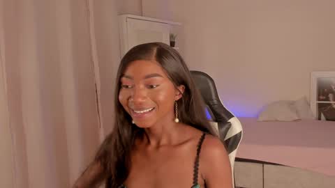 Snapshot of savannahwildee chatting on 12.13.24 Savannahwildee online show from 12.13.24