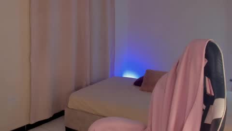 Snapshot of savannahwildee chatting on 02.20.25 Savannahwildee online show from 02.20.25