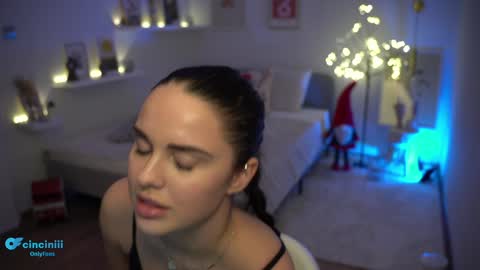 Snapshot of savvage_play chatting on 12.15.24 Naomi online show from 12.15.24