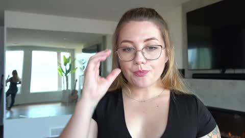 Snapshot of scarlajade chatting on 12.04.24 scarlajade online show from 12.04.24