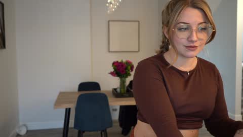 Snapshot of scarlajade chatting on 01.31.25 scarlajade online show from 01.31.25