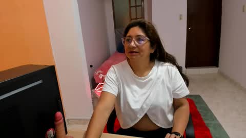 Snapshot of scarlett_mystic chatting on 10.14.25 Scarlett online show from 10.14.25