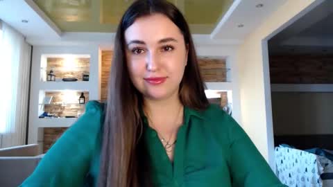 Snapshot of sea_cocktail chatting on 02.25.25 Elizabeth  online show from 02.25.25