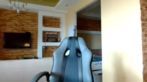 Snapshot of sea_cocktail chatting on 09.27.25 Elizabeth  online show from 09.27.25