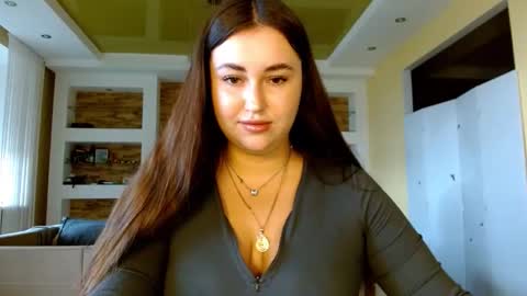 Snapshot of sea_cocktail chatting on 10.06.25 Elizabeth  online show from 10.06.25