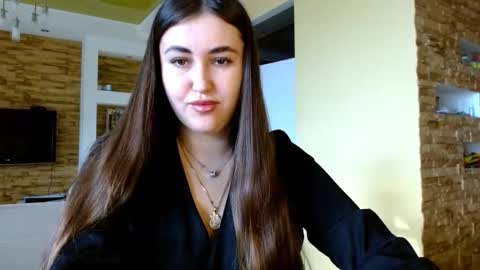 Snapshot of sea_cocktail chatting on 10.16.25 Elizabeth  online show from 10.16.25