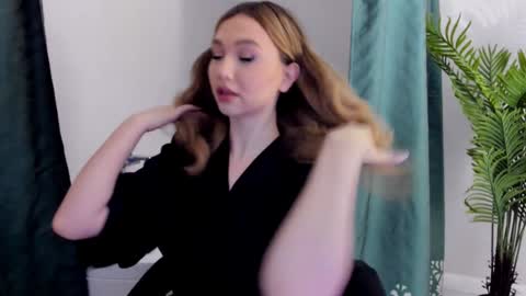 Snapshot of seaebreeze chatting on 12.05.24 Kate online show from 12.05.24