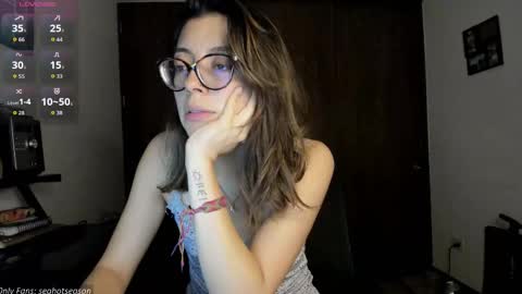 Snapshot of seahotseason chatting on 10.18.25 Aria Independent model online show from 10.18.25