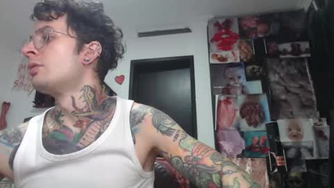 Snapshot of sebasbigdick_ chatting on 10.19.25 spityio instagram online show from 10.19.25