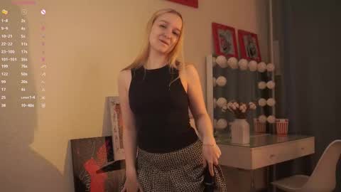 Snapshot of sebrinarainha chatting on 10.17.25 Rina online show from 10.17.25