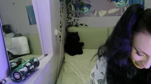 Snapshot of secret_bloom chatting on 11.19.25 secret_bloom online show from 11.19.25