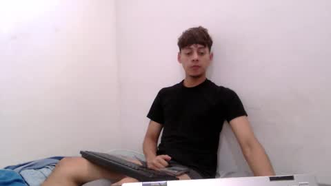 Snapshot of seductive_angel1 chatting on 11.08.25 Angel online show from 11.08.25