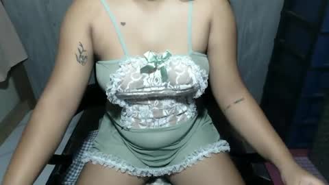 Snapshot of seductive_pinay2 chatting on 10.05.25 seductive_pinay2 online show from 10.05.25