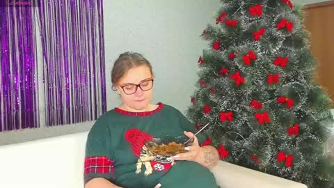 Snapshot of seductive_she_wolf chatting on 12.27.24 seductive_she_wolf online show from 12.27.24