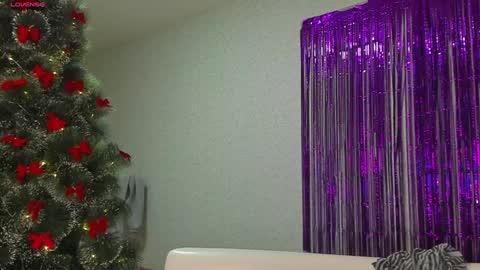 Snapshot of seductive_she_wolf chatting on 12.30.24 seductive_she_wolf online show from 12.30.24