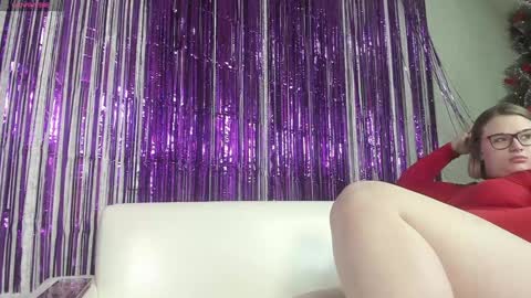 Snapshot of seductive_she_wolf chatting on 01.06.25 seductive_she_wolf online show from 01.06.25