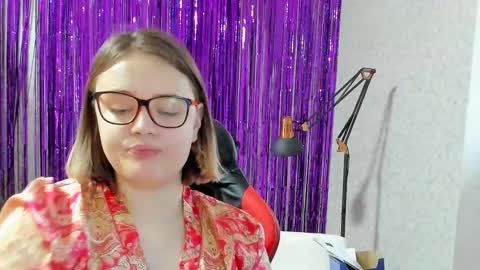 Snapshot of seductive_she_wolf chatting on 01.28.25 seductive_she_wolf online show from 01.28.25
