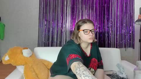 Snapshot of seductive_she_wolf chatting on 02.16.25 seductive_she_wolf online show from 02.16.25