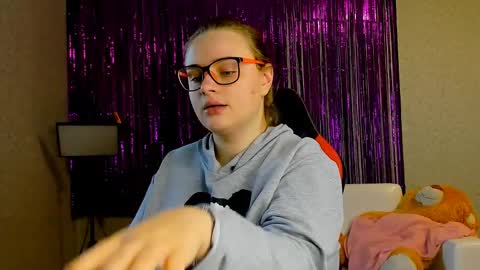 Snapshot of seductive_she_wolf chatting on 03.07.25 seductive_she_wolf online show from 03.07.25
