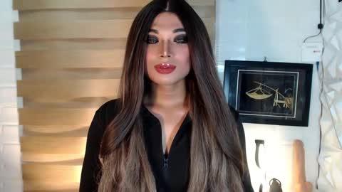 Snapshot of seductivedeluxe69 chatting on 03.10.25 Deluxe online show from 03.10.25