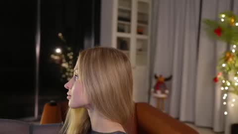 Snapshot of seeunexttime chatting on 12.20.24 Jess online show from 12.20.24